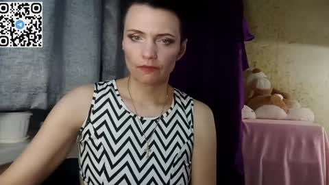 hotmamaqueen234 online show from March 30, 2026, 7:37 pm