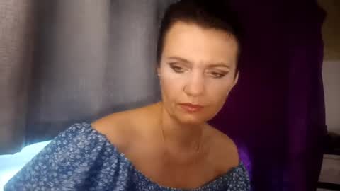 hotmamaqueen234 online show from August 5, 2026, 10:18 am