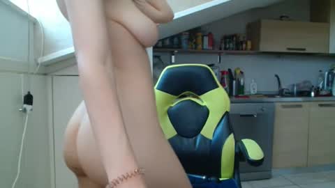hotsexcouple90 online show from June 1, 2026, 1:24 pm