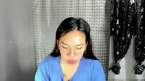 jelaigrande  online show from May 19, 2026, 11:33 pm