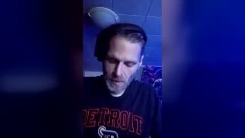 SeanPatrick online show from August 4, 2026, 2:04 am