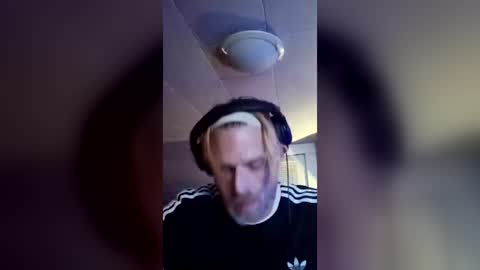 SeanPatrick online show from August 5, 2026, 3:53 am