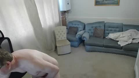 Snapshot of hugedick1965 chatting on April 5, 2026, 1:52 pm hugedick1965 online show from April 5, 2026, 1:52 pm
