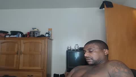 hungluv1 online show from November 19, 2025, 9:26 pm