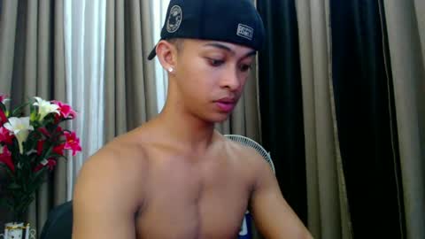 Snapshot of hunk_edward chatting on June 30, 2026, 11:33 am hunk_edward online show from June 30, 2026, 11:33 am