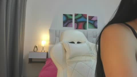 Snapshot of iamcharlotte19 chatting on July 18, 2026, 6:01 pm Charlotte online show from July 18, 2026, 6:01 pm