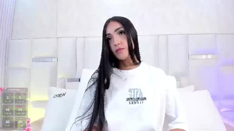 Snapshot of im_isabella1 chatting on June 22, 2026, 9:23 pm im_isabella1 online show from June 22, 2026, 9:23 pm