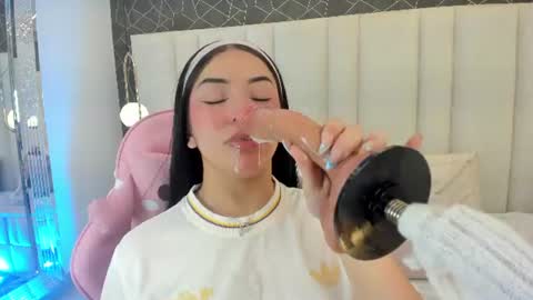 im_miadoll online show from June 12, 2026, 12:59 pm
