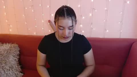 incredible_foxxy online show from July 27, 2026, 4:19 am