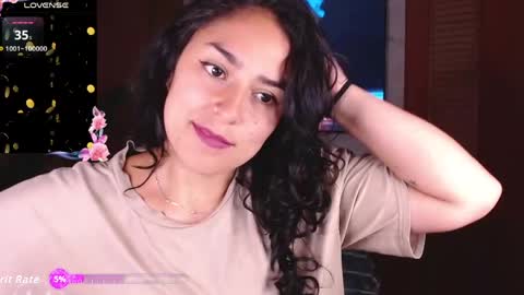 Snapshot of iris_colette chatting on June 5, 2026, 2:18 am iris_colette online show from June 5, 2026, 2:18 am