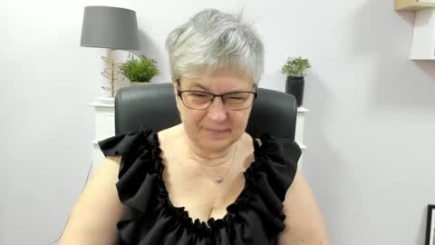 I R I S online show from May 28, 2026, 6:32 am