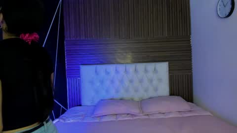 Iris Fyre  online show from June 4, 2026, 12:22 pm