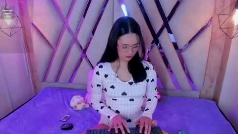 Snapshot of isa_doux chatting on April 23, 2026, 3:41 am Isa online show from April 23, 2026, 3:41 am