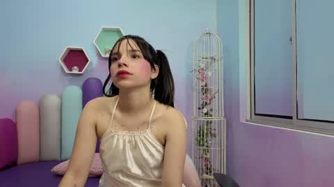 Isaa Skinny  online show from June 15, 2026, 3:31 am