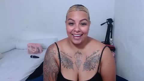 Snapshot of isabella_hots chatting on June 26, 2026, 1:59 pm estefania online show from June 26, 2026, 1:59 pm