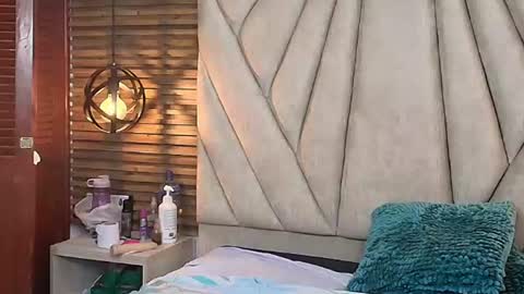 isabella_luxet online show from July 6, 2026, 3:03 pm