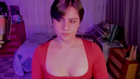 Isabella online show from June 4, 2026, 12:33 pm