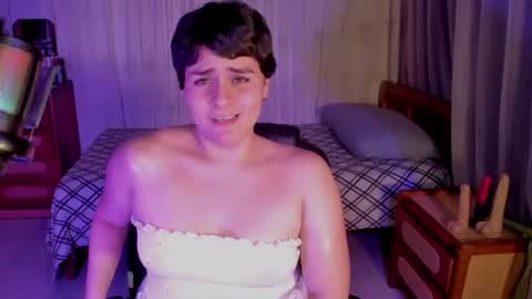 Isabella online show from July 7, 2026, 4:04 am