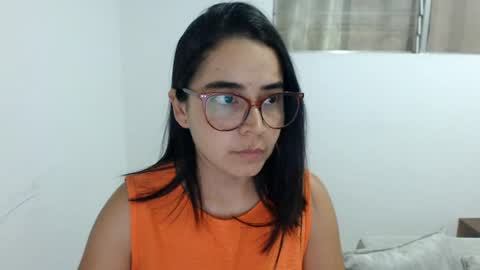 Snapshot of isemma chatting on June 16, 2026, 2:25 am Emma online show from June 16, 2026, 2:25 am
