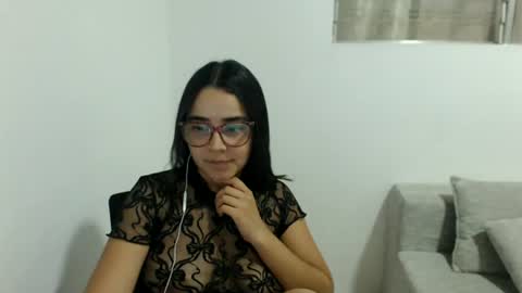 Snapshot of isemma chatting on June 23, 2026, 2:42 am Emma online show from June 23, 2026, 2:42 am