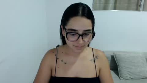 Snapshot of isemma chatting on July 9, 2026, 3:32 am Emma online show from July 9, 2026, 3:32 am