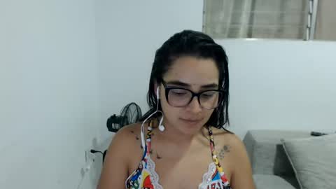 Snapshot of isemma chatting on August 6, 2026, 3:19 am Emma online show from August 6, 2026, 3:19 am