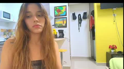 Snapshot of isis_pink chatting on June 9, 2026, 2:01 am Alaya online show from June 9, 2026, 2:01 am