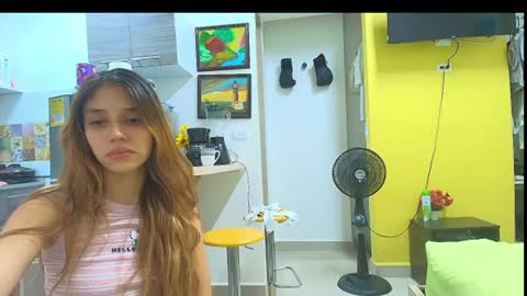 Snapshot of isis_pink chatting on June 19, 2026, 3:11 am Alaya online show from June 19, 2026, 3:11 am