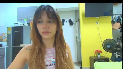 Snapshot of isis_pink chatting on July 5, 2026, 3:23 am Alaya online show from July 5, 2026, 3:23 am