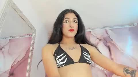 istina_uwu online show from June 13, 2026, 9:13 pm