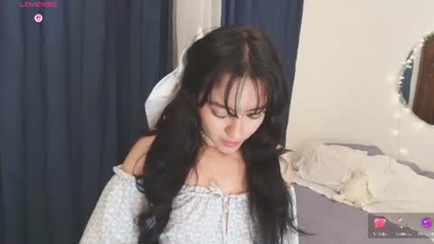 LIA online show from June 19, 2026, 11:19 pm