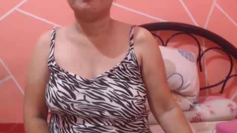 Snapshot of itsme_kitty chatting on June 14, 2026, 5:31 am Kitty online show from June 14, 2026, 5:31 am