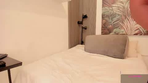 ivania_lua online show from July 8, 2026, 11:37 am