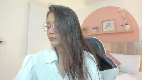 I V E T T E online show from May 9, 2026, 7:08 pm