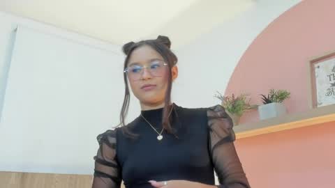 I V E T T E online show from May 21, 2026, 8:49 pm