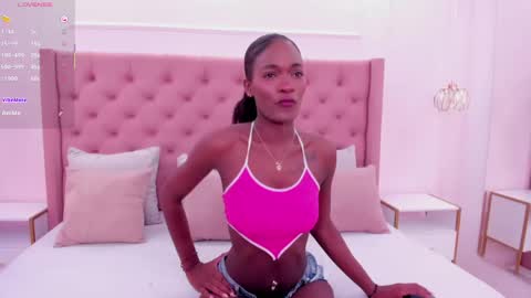 Ivonne Duval  online show from June 8, 2026, 1:22 pm
