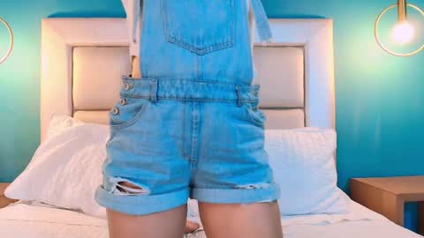 Snapshot of ivonny_x chatting on May 17, 2026, 6:33 am Ivon online show from May 17, 2026, 6:33 am