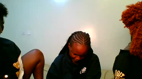 ivory_mae online show from August 7, 2026, 1:51 am
