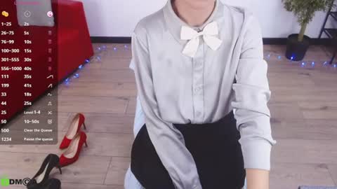 Snapshot of izzy_cam chatting on June 24, 2026, 5:28 am Queen of nylon Victoria online show from June 24, 2026, 5:28 am