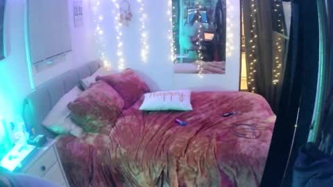 jacknjill113384 online show from February 16, 2025, 3:26 am