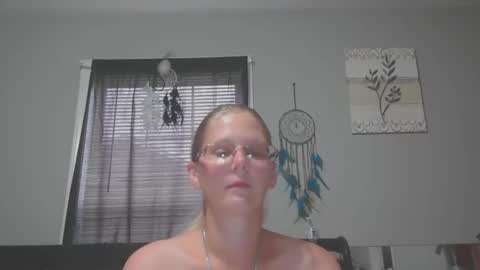 JadeLuv online show from May 22, 2026, 5:51 pm