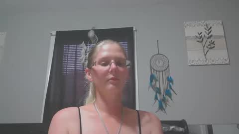 JadeLuv online show from June 10, 2026, 1:06 am