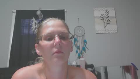 JadeLuv online show from June 11, 2026, 1:16 am