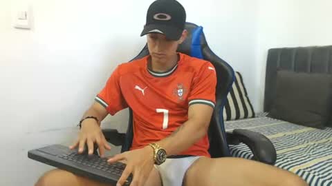 Snapshot of jake_shadow14 chatting on July 6, 2026, 5:37 pm Hi guys im new 3 online show from July 6, 2026, 5:37 pm