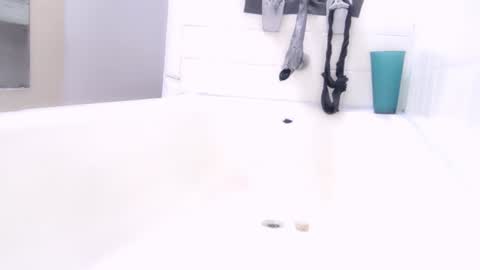Bootyshows online show from July 8, 2026, 4:55 pm