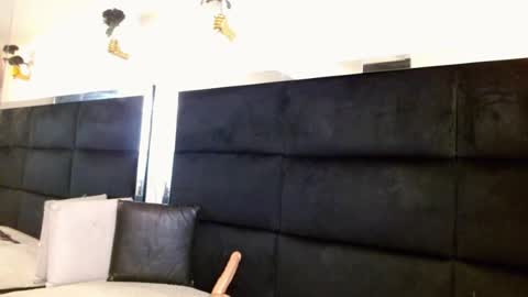 Jazmiinrosee online show from August 7, 2026, 1:02 pm