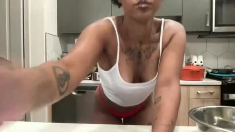 jazminetea online show from June 15, 2026, 3:09 am