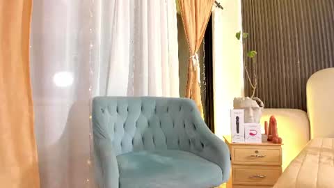 Snapshot of jazminn_01 chatting on July 13, 2026, 5:10 am Jazmin online show from July 13, 2026, 5:10 am