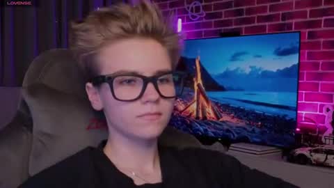 Jean online show from July 7, 2026, 4:33 pm