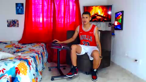 jeffer21_hot online show from June 22, 2026, 12:02 pm